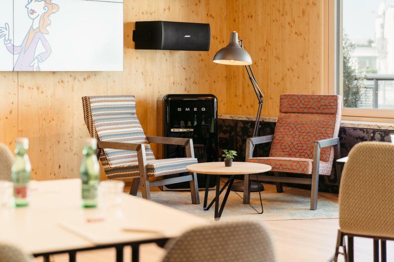 Hotel Schani Hauptbahnhof 4*
